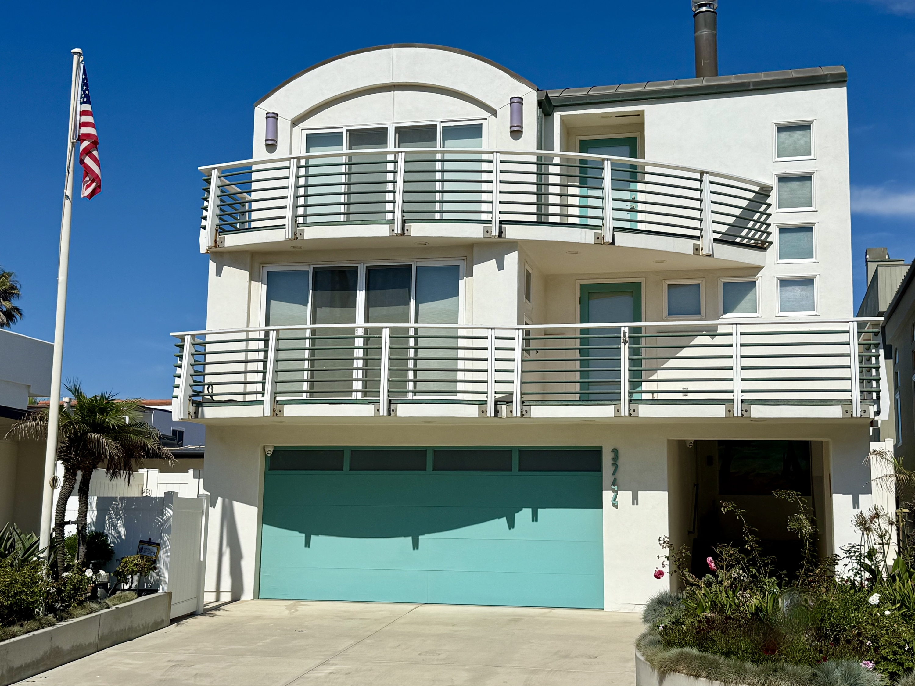 3744 Ocean Drive